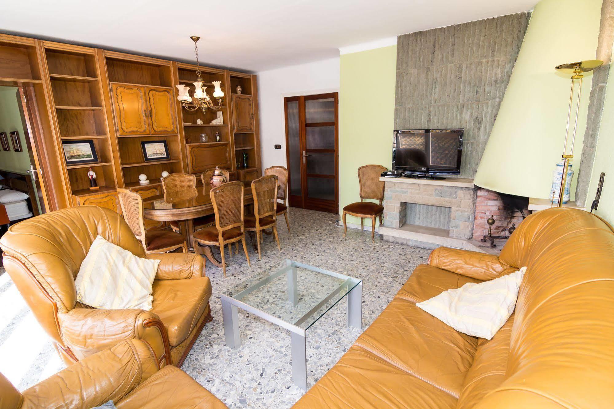 Ferienwohnung Agi Joan Badosa Roses Exterior foto