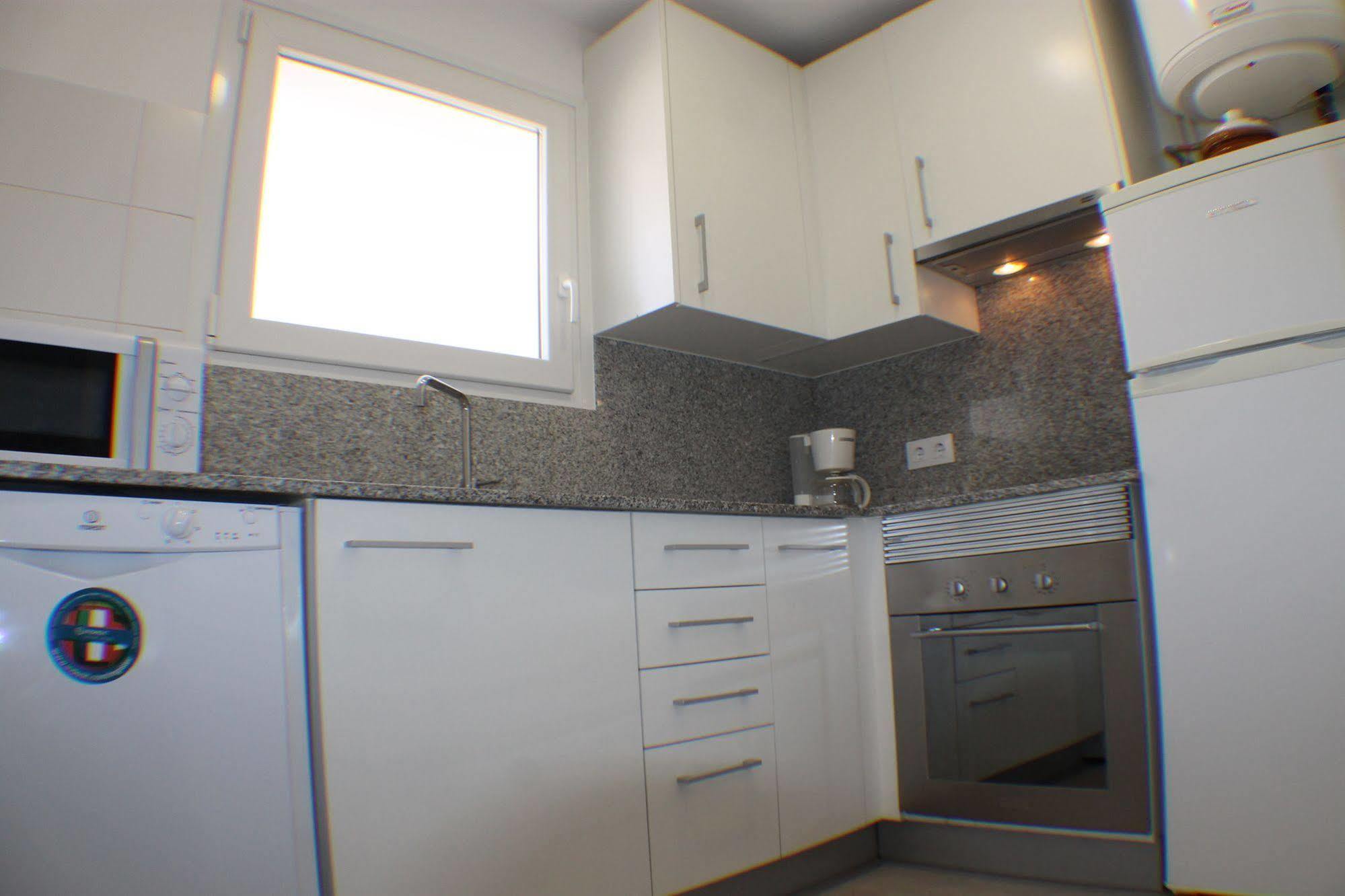 Ferienwohnung Agi Joan Badosa Roses Exterior foto